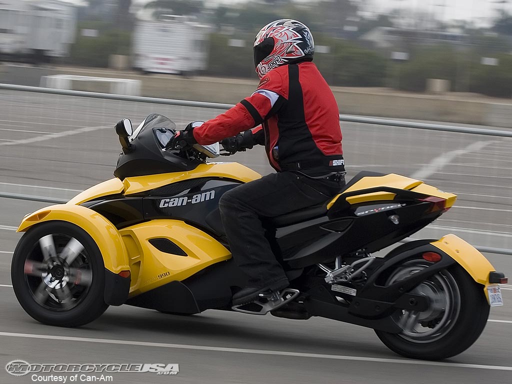 款庞巴迪Spyder摩托车图片1