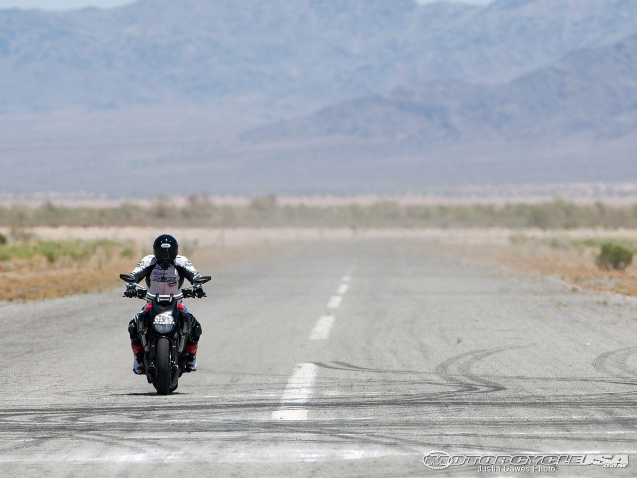 款杜卡迪Diavel摩托车图片2