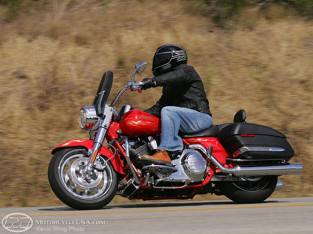款哈雷戴维森Screamin Eagle Dyna - FXDSE摩托车图片2