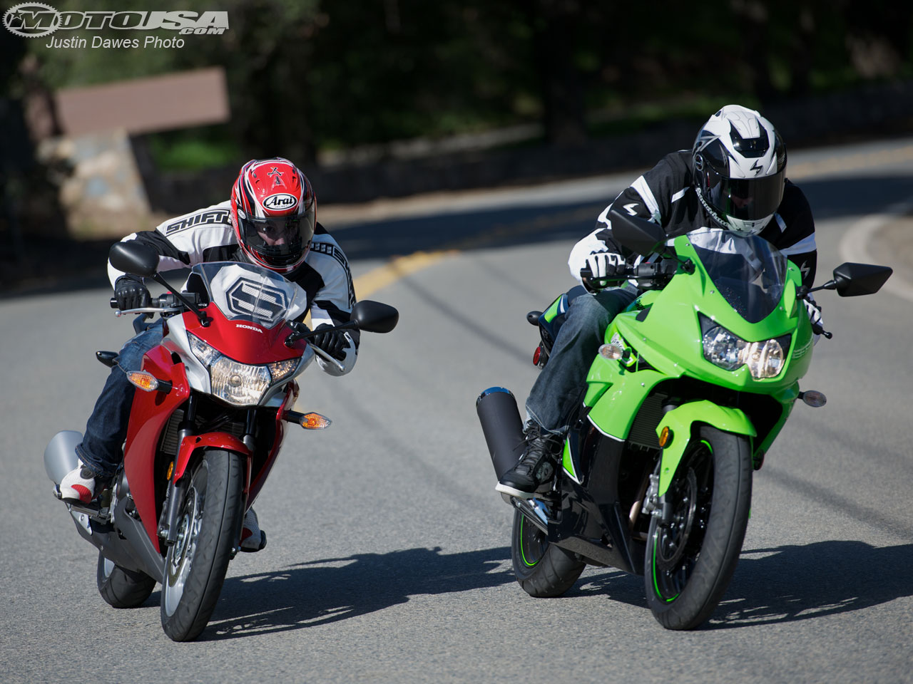 2011款川崎Ninja 250R摩托车图片1