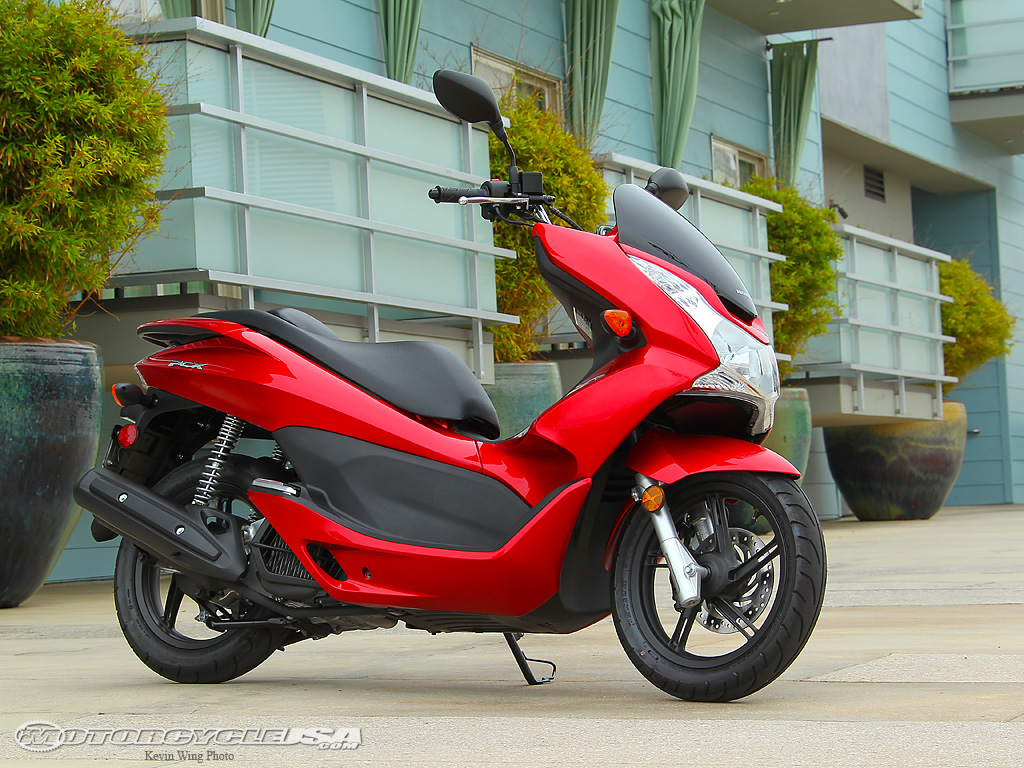 2011款本田PCX摩托车图片1