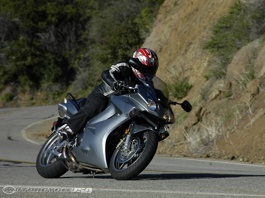 款本田Interceptor 800摩托车图片2