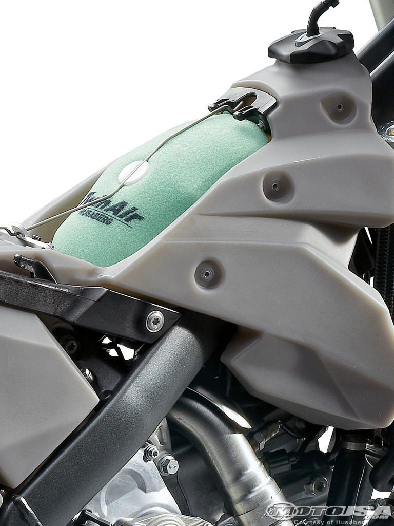 2010款HusabergFE450摩托车图片2