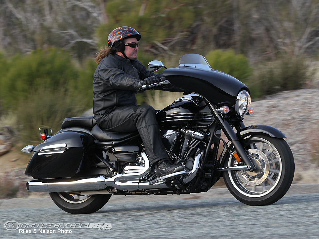 2010款雅马哈Stratoliner Deluxe摩托车图片2