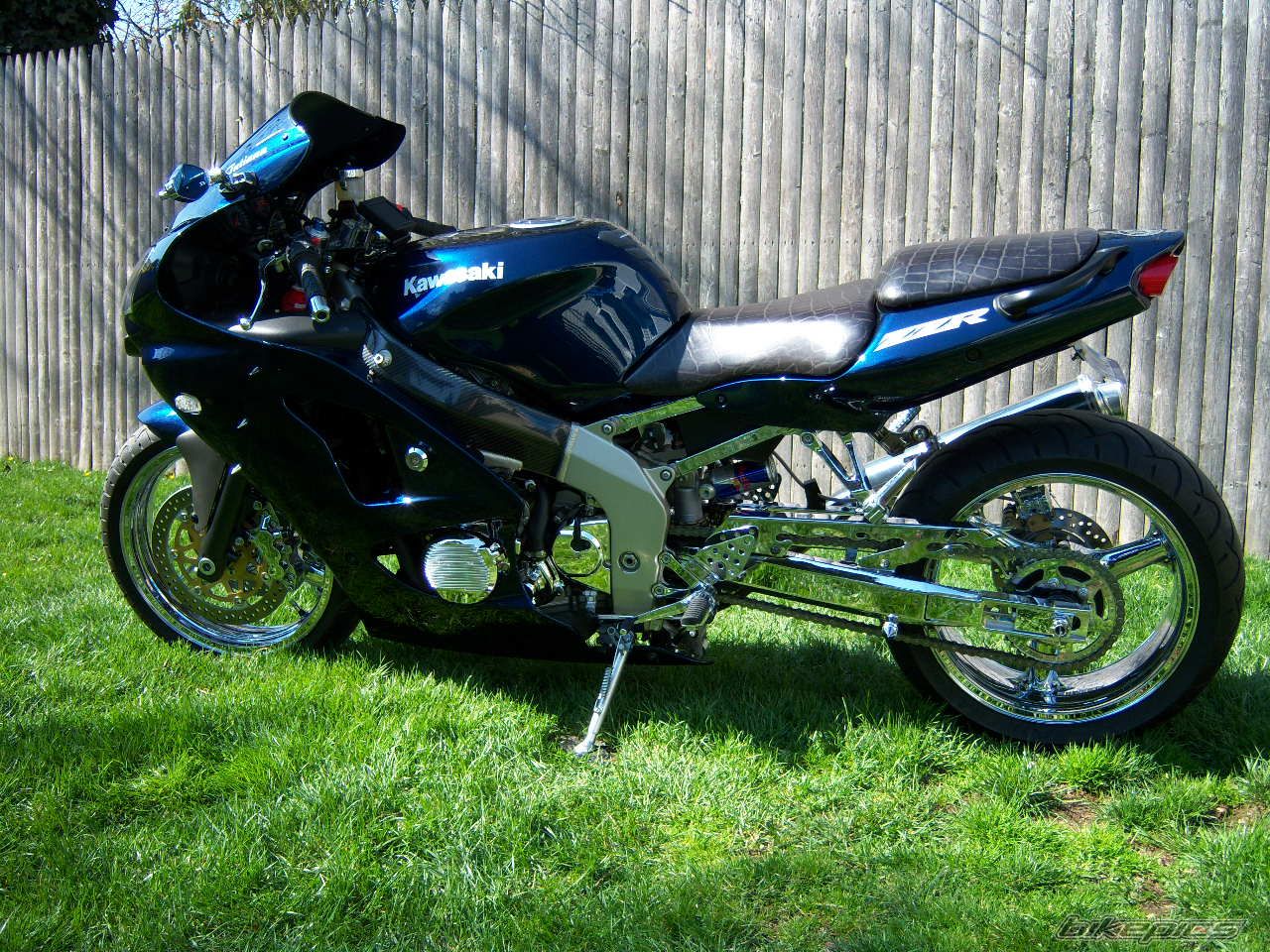 2005款川崎ZZR600摩托车图片3