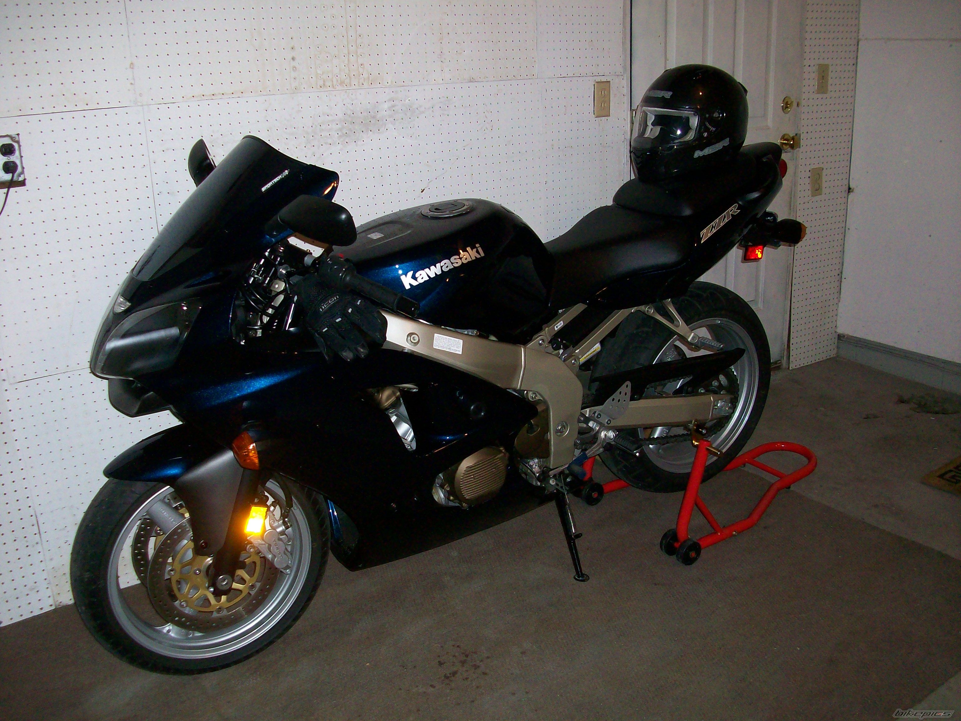 2005款川崎ZZR600摩托车图片4