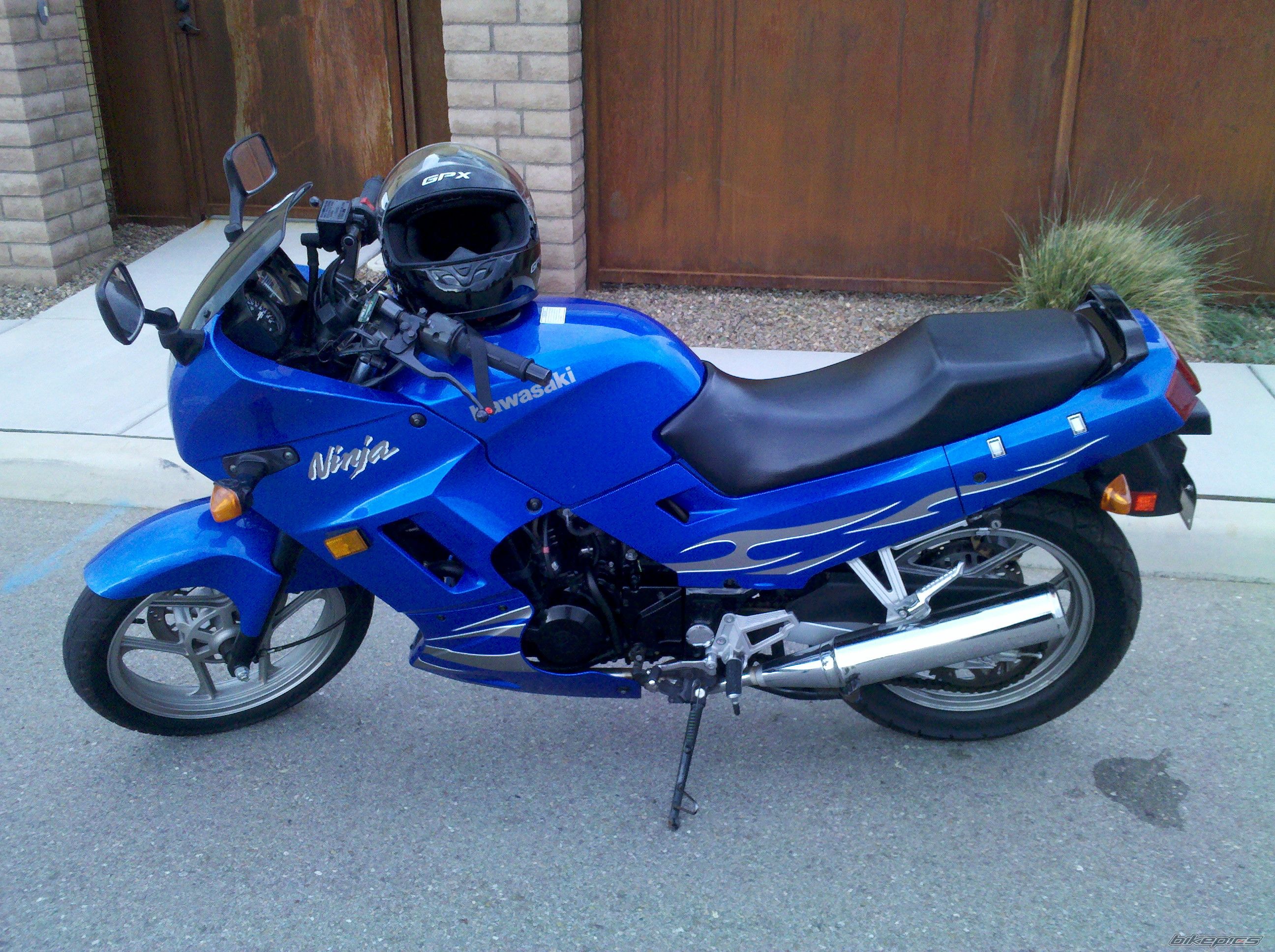 2007款川崎Ninja 250R摩托车图片3