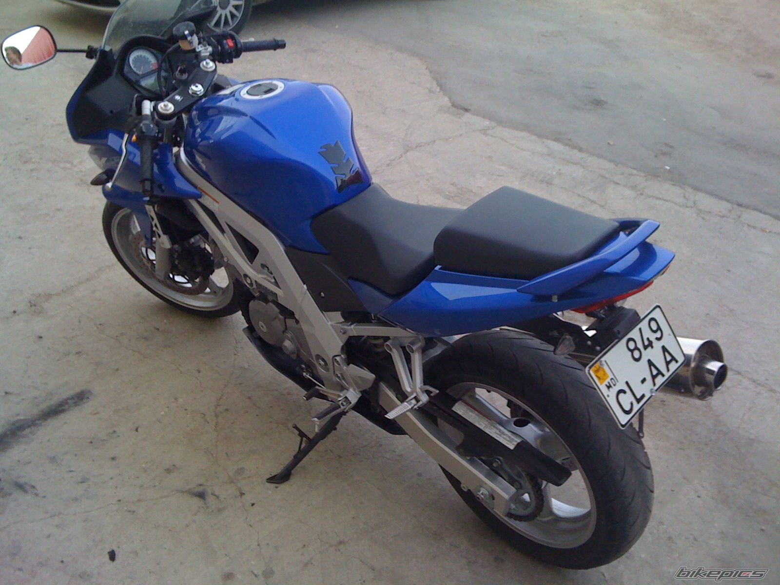 2007款铃木SV650S摩托车图片4