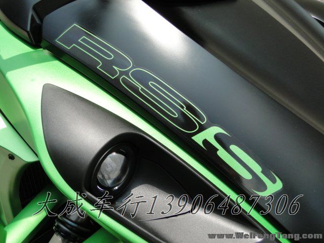 【全新庞巴迪三轮】2012年全新自动波庞巴迪三轮超级跑车Can-Am Spyder RSS Spyder图片 1