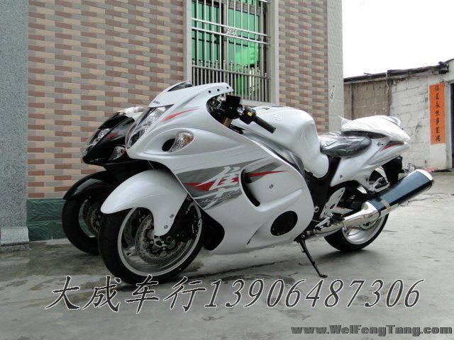 【全新铃木跑车】2012年全新白色-黑色铃木超级跑车GSX1300R“隼”Hayabusa Hayabusa图片 3