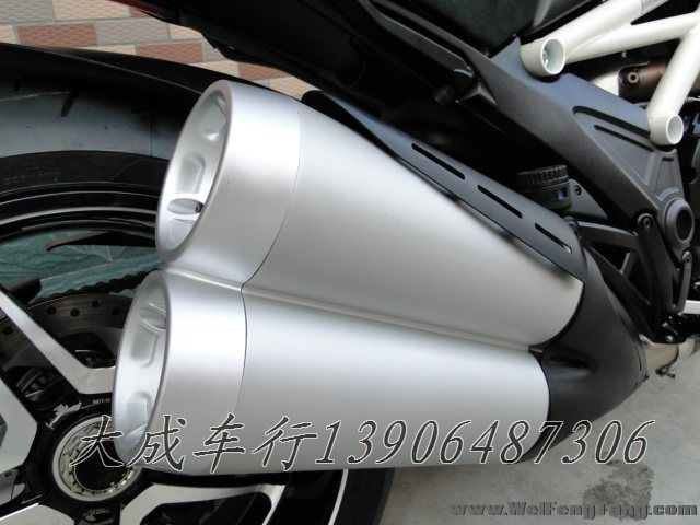 【全新杜卡迪街车】2013年款限量全新意大利杜卡迪魔鬼Mercedes-AMG GmbH版 Diavel图片 3
