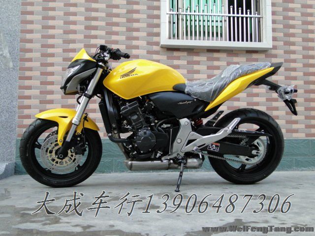 【全新本田街车】2012年款全新变款本田中量级街车白色-黑色黄蜂CB600F 图片 0