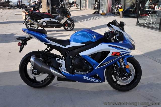 2009款蓝白铃木小R gsx 600 图片 1