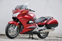 本田ST1300摩托車圖片
