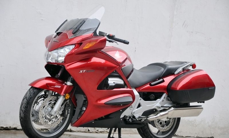 款本田ST1300摩托车图片3