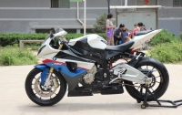宝马S1000RR摩托车2011图片