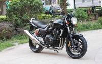 本田CB400摩托车图片