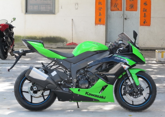 新到2012款川崎忍者Ninja  ZX-6R 黑绿色 图片 0