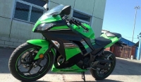 川崎Ninja 300 ABS摩托车图片