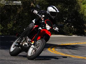 阿普利亚SXV 550摩托车2010图片