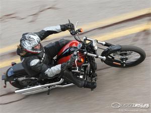 哈雷戴维森Softail Blackline摩托车2011图片
