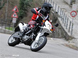 胡斯瓦纳SM630摩托车2011图片