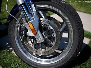 胜利Hammer摩托车2011图片