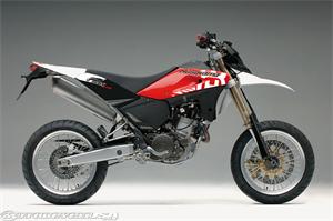 胡斯瓦纳SM610摩托车